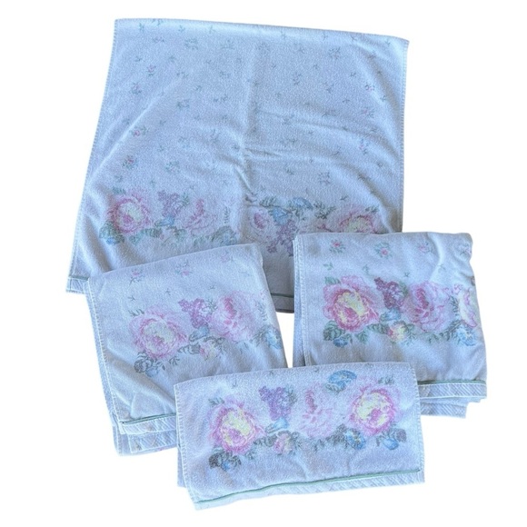 Vintage Laura Ashley 4-Piece Bath Towel Set Cottagecore Roses 90s Cotton GUC - Picture 1 of 16
